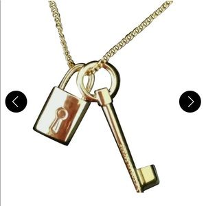Victoria's Secret, Polished Gold Scandalous Lock & Key Necklace